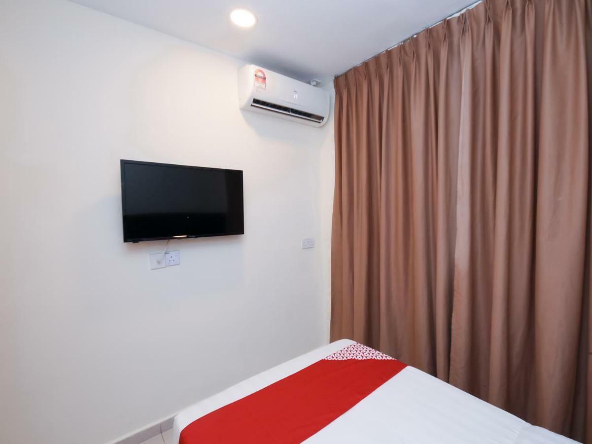 Oyo 1148 Kenyalang Suite Miri Exterior photo